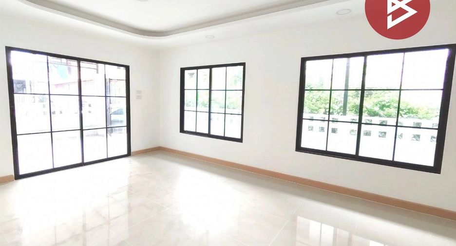 For sale 3 bedrooms townhouse in Khlong Luang, Pathum Thani