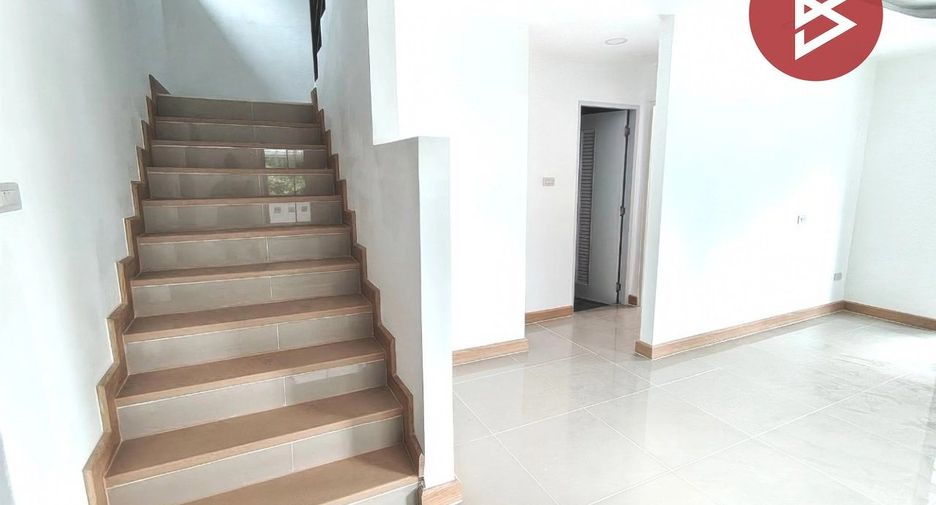 For sale 3 bedrooms townhouse in Khlong Luang, Pathum Thani