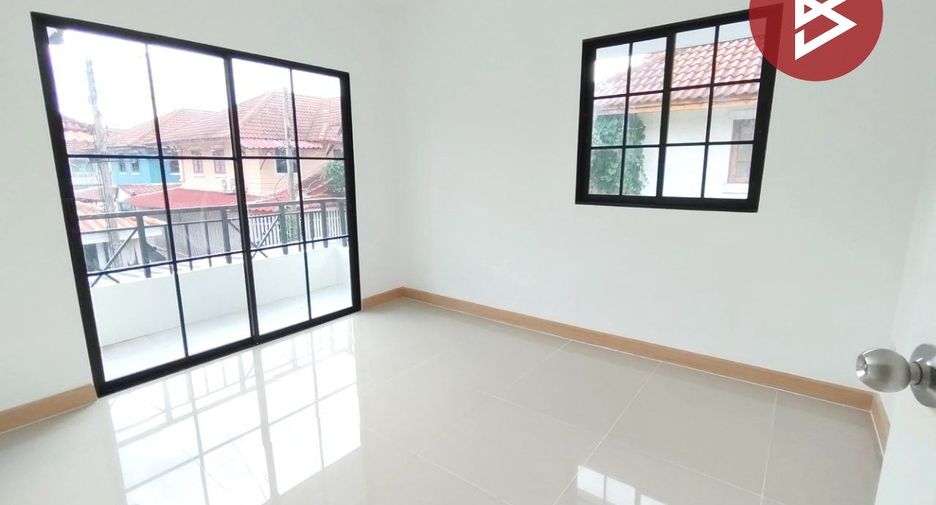 For sale 3 bedrooms townhouse in Khlong Luang, Pathum Thani