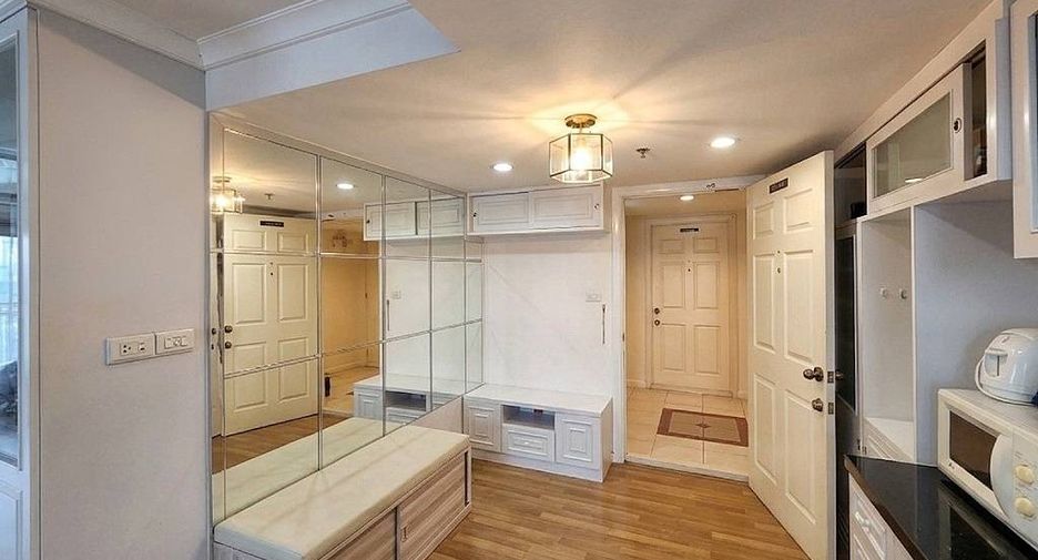 For sale 2 bedrooms condo in Yan Nawa, Bangkok