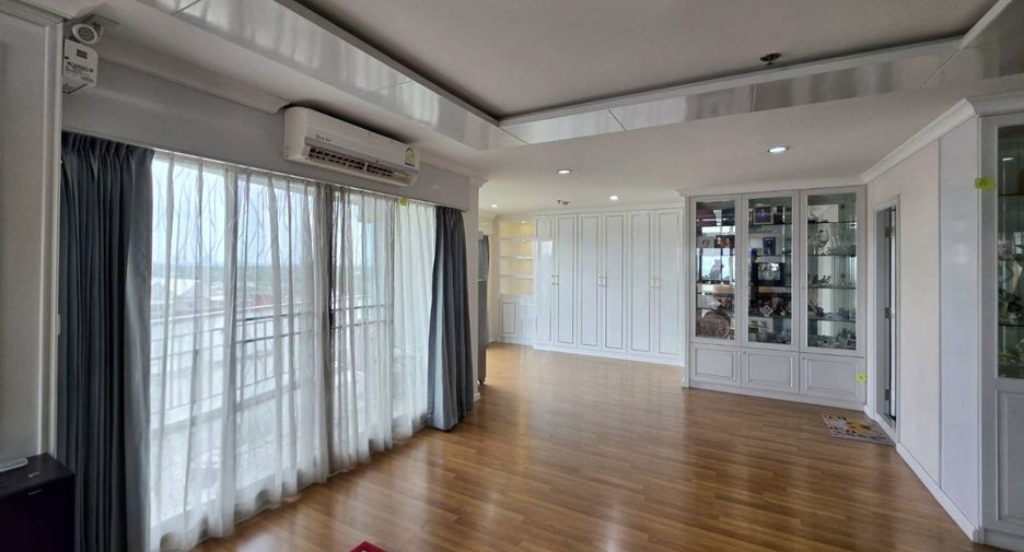 For sale 2 bedrooms condo in Yan Nawa, Bangkok