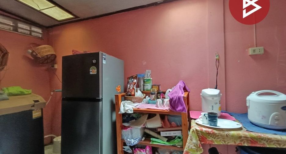 Reihenhaus zum Kauf mit 3 Zimmer in Phra Samut Chedi, Samut Prakan