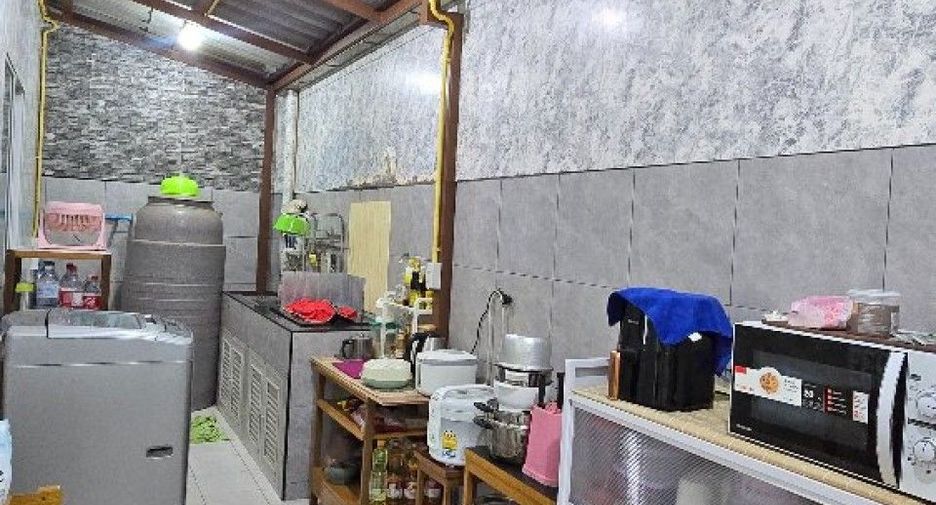 Reihenhaus zum Kauf mit 4 Zimmer in Phra Samut Chedi, Samut Prakan