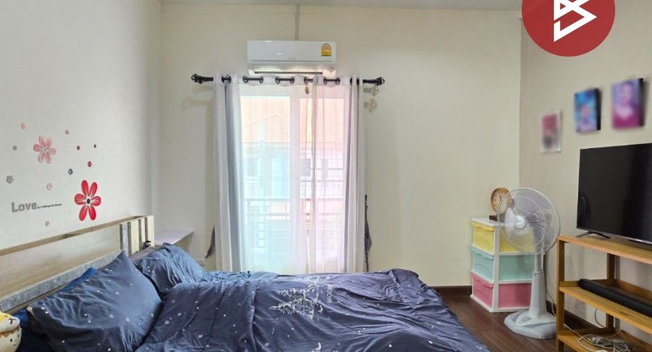 Reihenhaus zum Kauf mit 4 Zimmer in Phra Samut Chedi, Samut Prakan