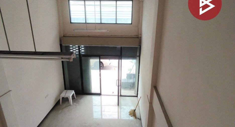 Local comercial en venta de 3 habitaciones en Bang Bua Thong, Nonthaburi