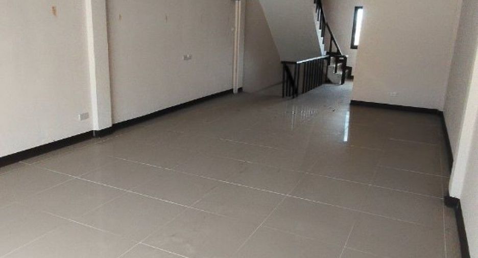 Local comercial en venta de 3 habitaciones en Bang Bua Thong, Nonthaburi