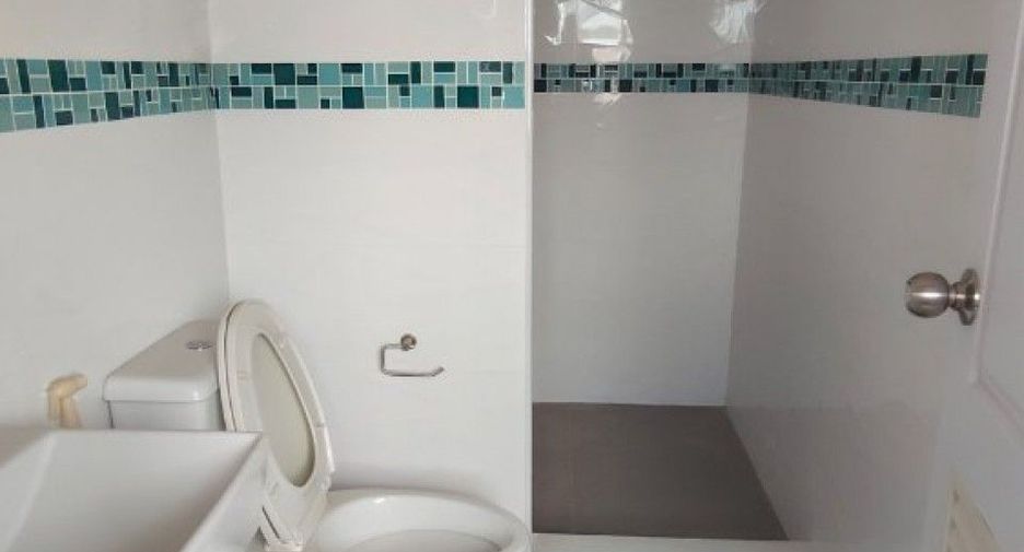 Local comercial en venta de 3 habitaciones en Bang Bua Thong, Nonthaburi