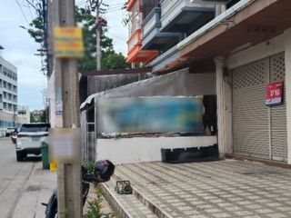Gewerbefläche zum Kauf mit 3 Zimmer in Bang Bua Thong, Nonthaburi