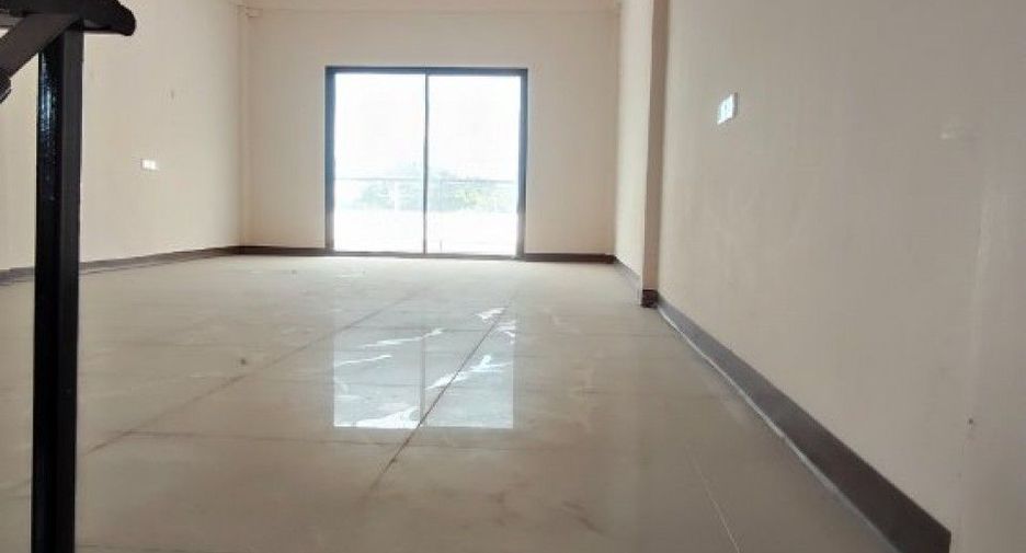 Local comercial en venta de 3 habitaciones en Bang Bua Thong, Nonthaburi