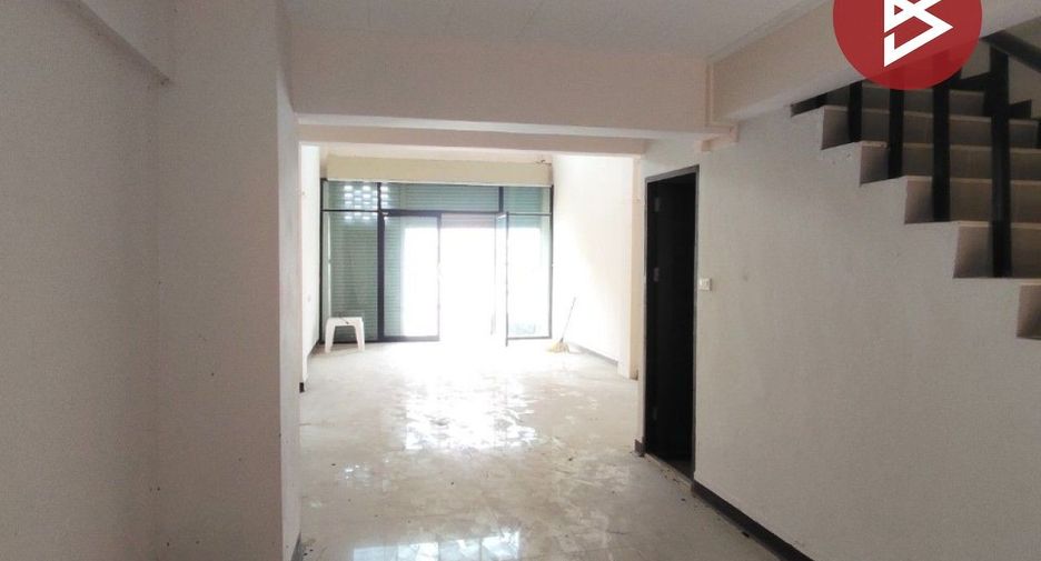 Local comercial en venta de 3 habitaciones en Bang Bua Thong, Nonthaburi