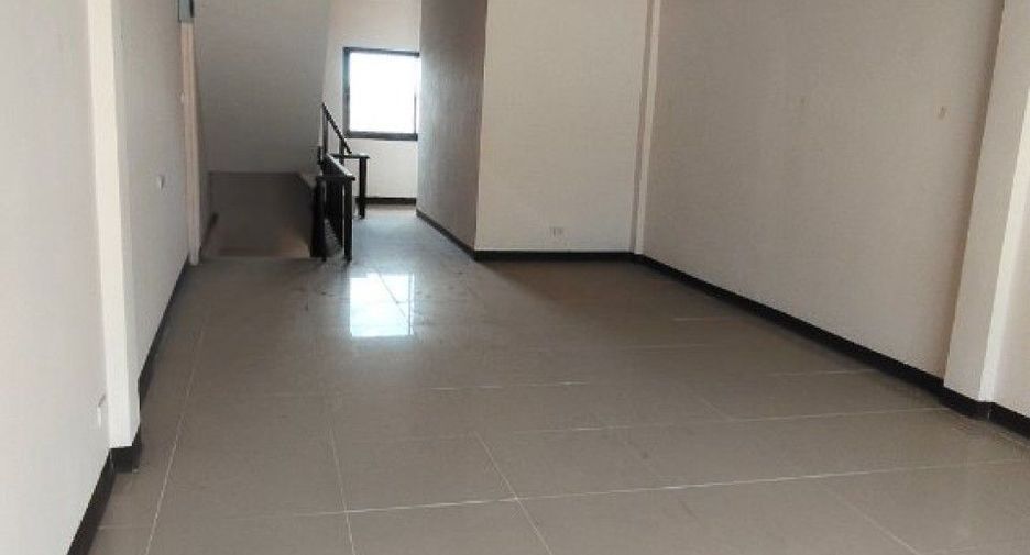 Local comercial en venta de 3 habitaciones en Bang Bua Thong, Nonthaburi