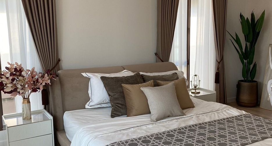Haus zur Miete mit 4 Zimmer in Bang Kapi, Bangkok