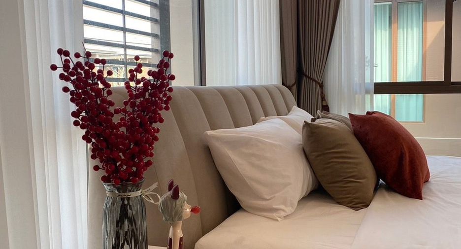 Haus zur Miete mit 4 Zimmer in Bang Kapi, Bangkok
