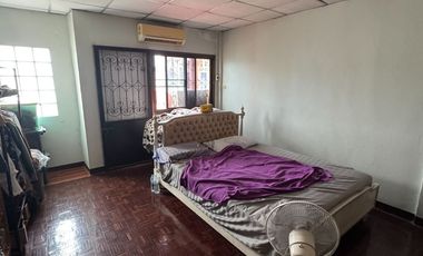 For sale 3 bedrooms townhouse in Bang Khun Thian, Bangkok