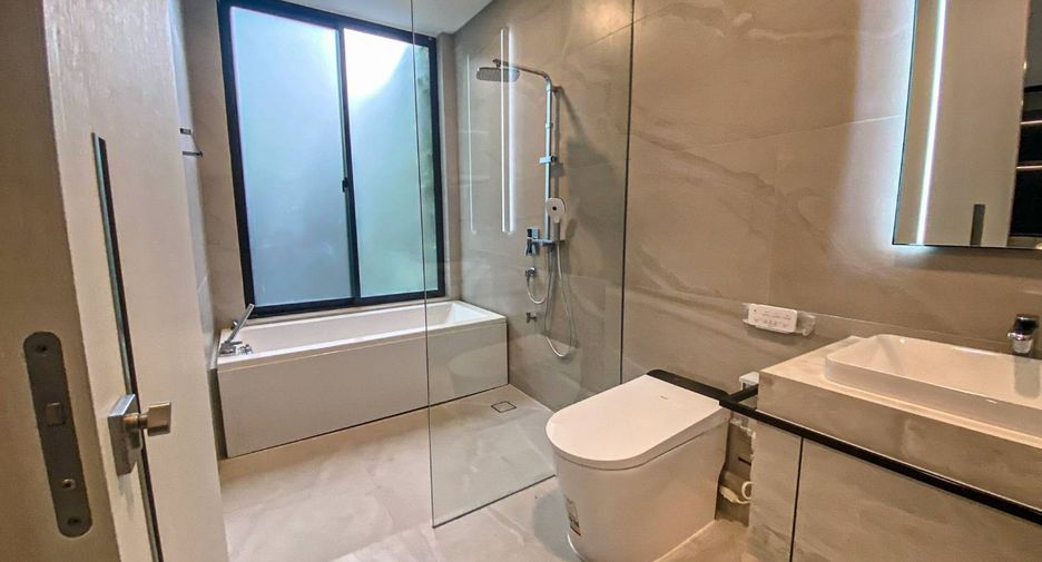 For rent and for sale 5 bedrooms house in Saphan Sung, Bangkok