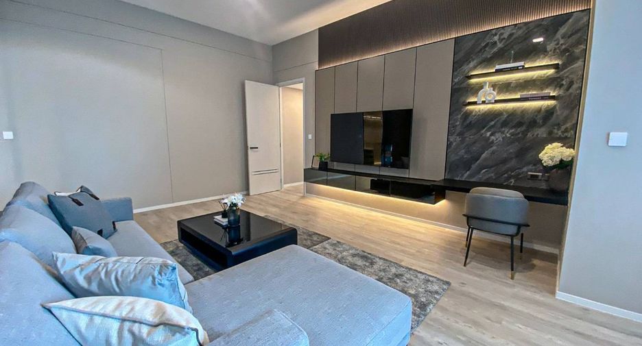 For rent and for sale 5 bedrooms house in Saphan Sung, Bangkok