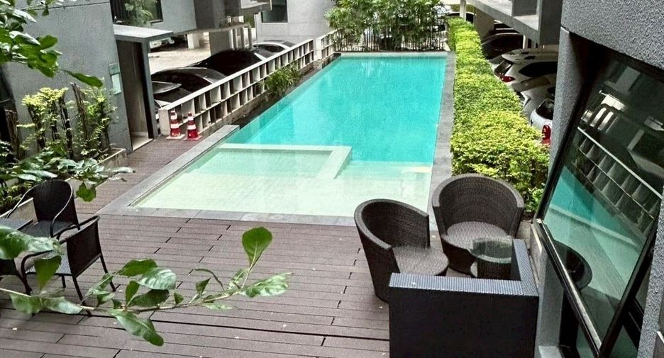 Condo en venta de 2 habitaciones en Bang Na, Bangkok