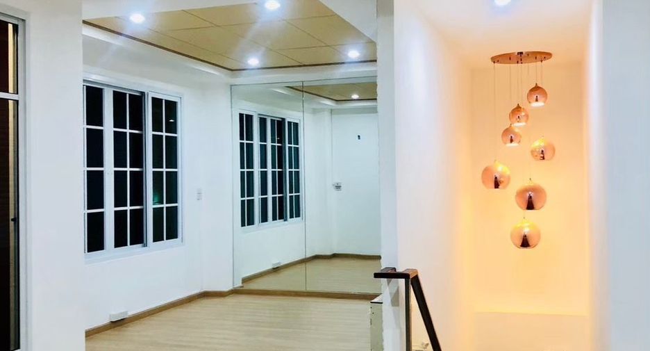 Oficina en alquiler y en venta de 7 habitaciones en Pak Kret, Nonthaburi