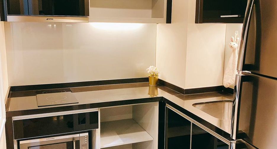 Condo en alquiler de 1 habitaciones en Khlong Toei, Bangkok