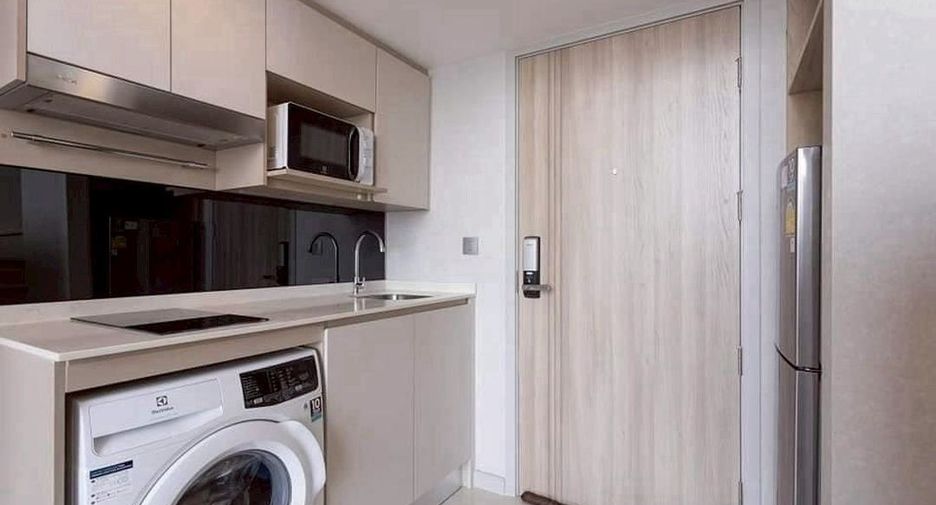À louer et à vendre 1 chambre condo à Sathon, Bangkok