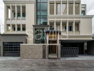 For sale 4 bedrooms house in Bang Kapi, Bangkok