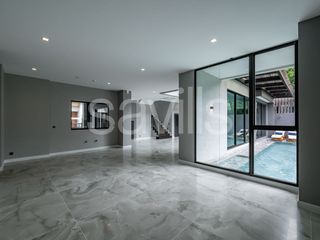 For sale 4 bedrooms house in Bang Kapi, Bangkok