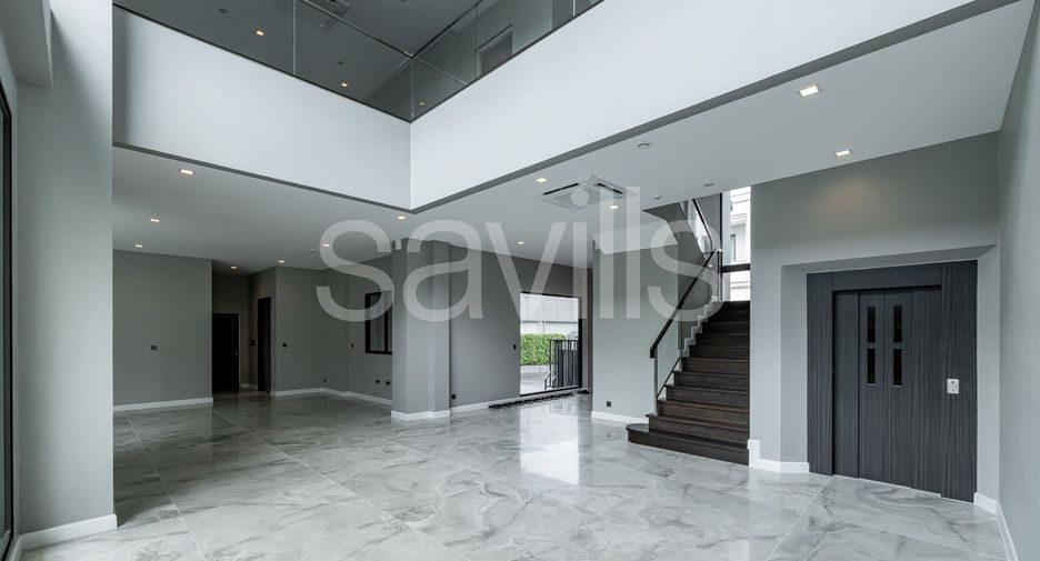 For sale 4 bedrooms house in Bang Kapi, Bangkok