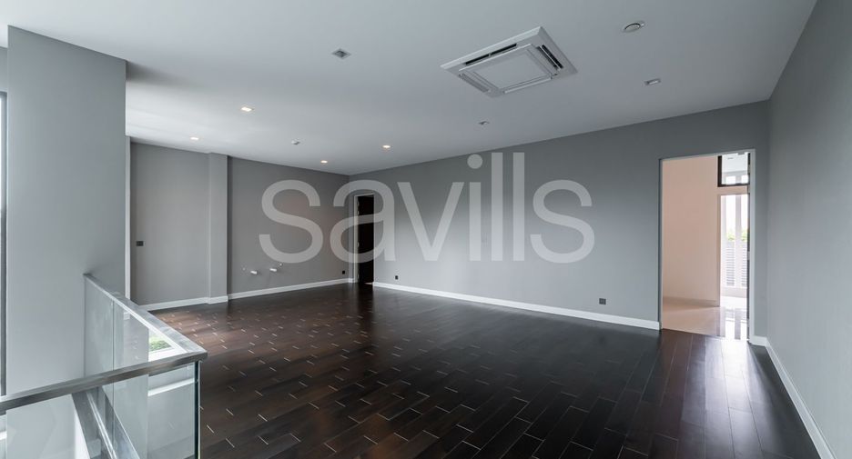 For sale 4 bedrooms house in Bang Kapi, Bangkok