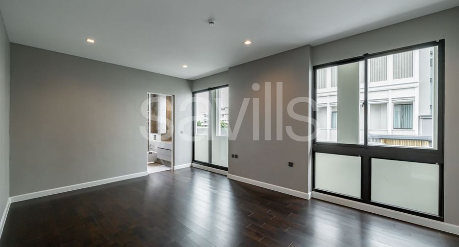 For sale 4 bedrooms house in Bang Kapi, Bangkok