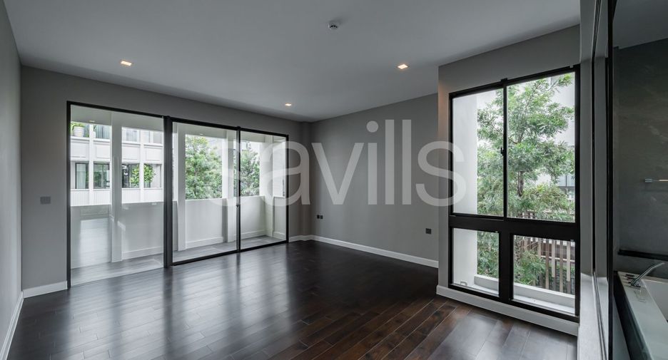 For sale 4 bedrooms house in Bang Kapi, Bangkok