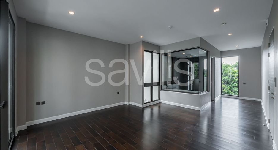 For sale 4 bedrooms house in Bang Kapi, Bangkok