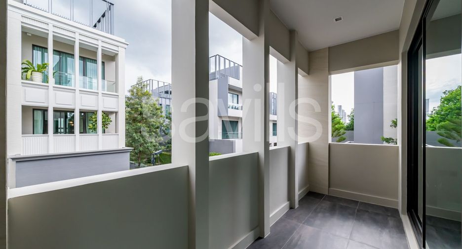 For sale 4 bedrooms house in Bang Kapi, Bangkok