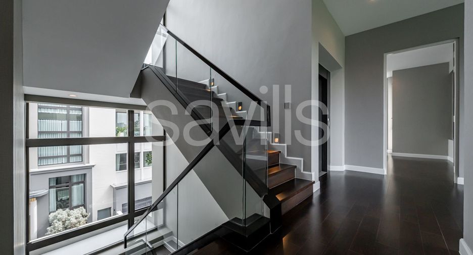 For sale 4 bedrooms house in Bang Kapi, Bangkok