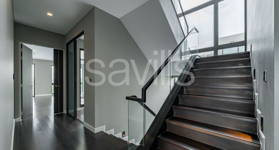For sale 4 bedrooms house in Bang Kapi, Bangkok