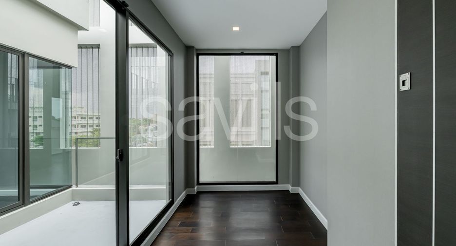 For sale 4 bedrooms house in Bang Kapi, Bangkok