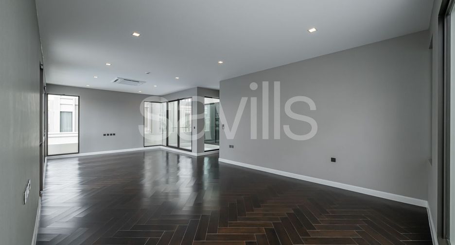 For sale 4 bedrooms house in Bang Kapi, Bangkok