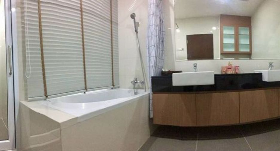 For rent 3 ベッドルーム condo in Si Racha, Chonburi