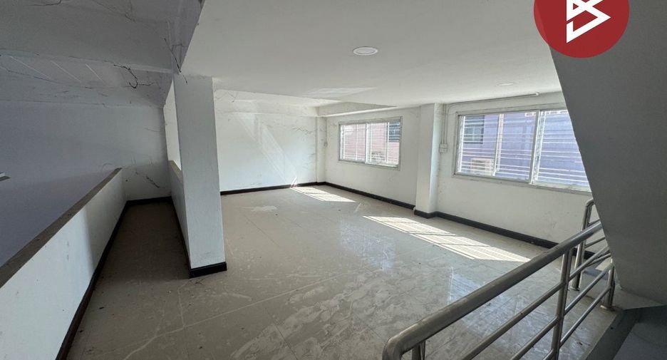 Gewerbefläche zur Miete mit 6 Zimmer in Nakhon Chai Si, Nakhon Pathom