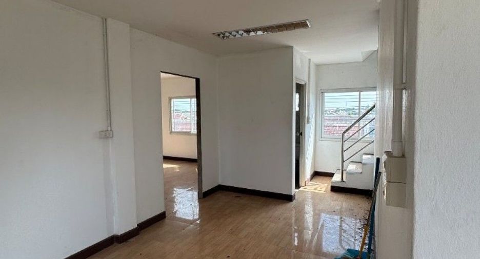 Gewerbefläche zur Miete mit 6 Zimmer in Nakhon Chai Si, Nakhon Pathom