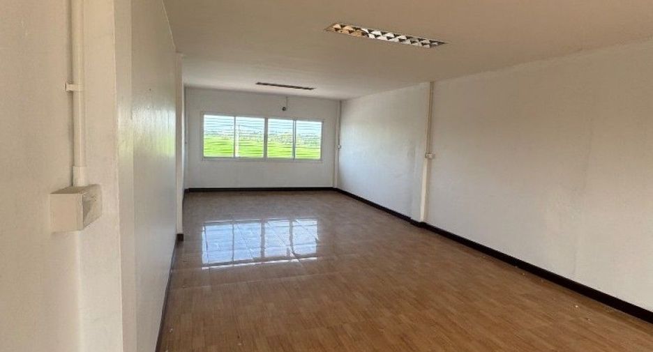 Gewerbefläche zur Miete mit 6 Zimmer in Nakhon Chai Si, Nakhon Pathom