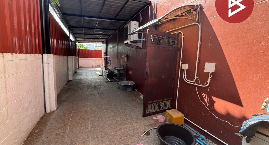Gewerbefläche zur Miete mit 6 Zimmer in Nakhon Chai Si, Nakhon Pathom