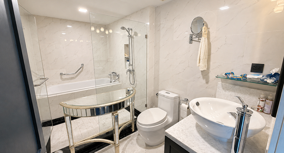 For rent and for sale 3 bedrooms condo in Yan Nawa, Bangkok