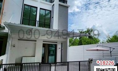 For rent 3 bedrooms townhouse in Suan Luang, Bangkok