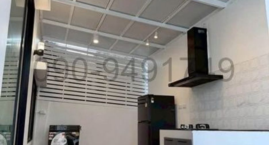 For rent 3 bedrooms townhouse in Suan Luang, Bangkok