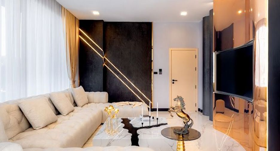 À vendre 5 chambres villa à Bang Lamung, Chonburi