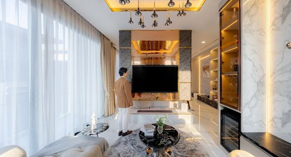 À vendre 5 chambres villa à Bang Lamung, Chonburi