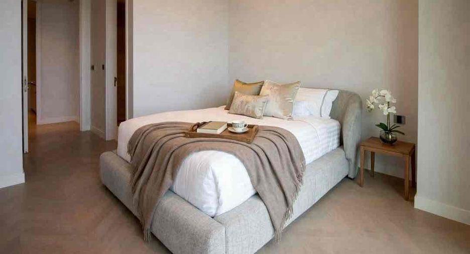 For sale 3 ベッドルーム condo in Sathon, Bangkok