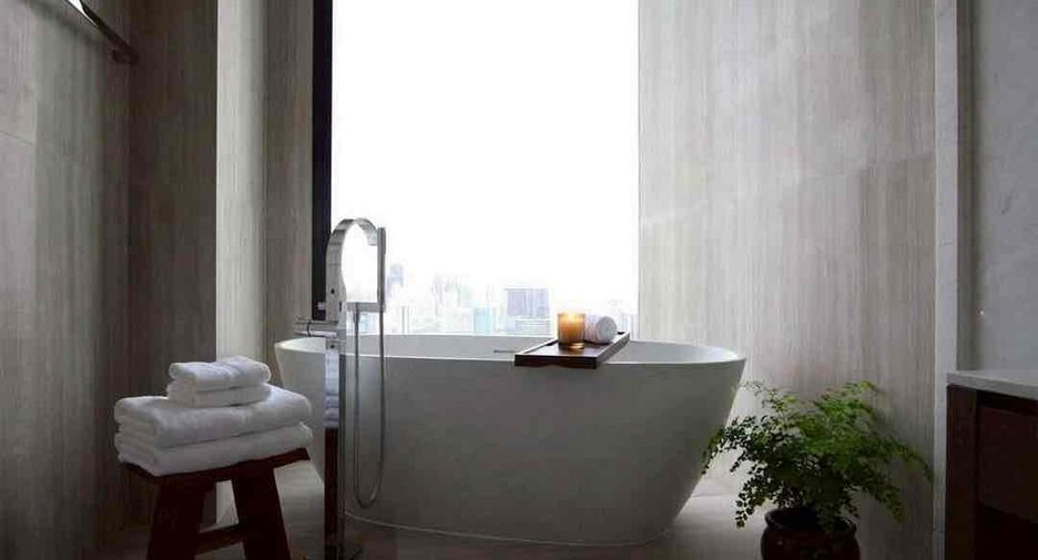 For sale 3 ベッドルーム condo in Sathon, Bangkok