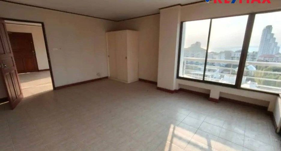 For sale 2 ベッドルーム condo in Bang Lamung, Chonburi