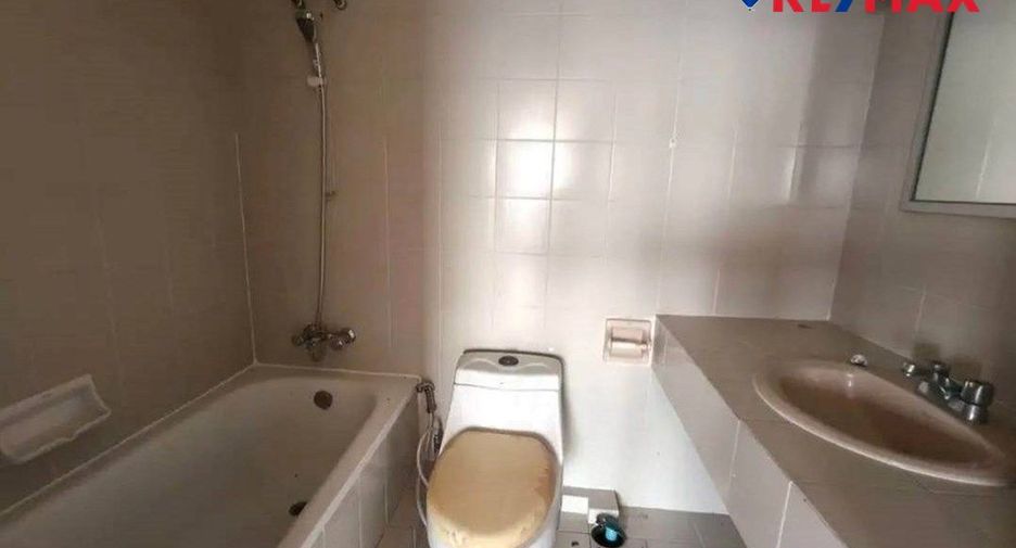 For sale 2 ベッドルーム condo in Bang Lamung, Chonburi